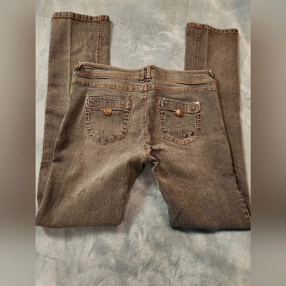 Threads Jeans - Picture 2 of 3